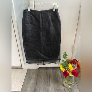 BCBG Max Azria 3-ply (3 layered) skirt. Size 4. Y2K era 🖤 sexy slimming